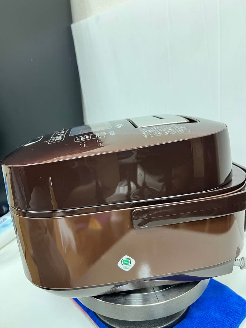 TOSHIBA 圧力IH炊飯器 RC-10VXE2 1.0L 真空保温 本丸釜