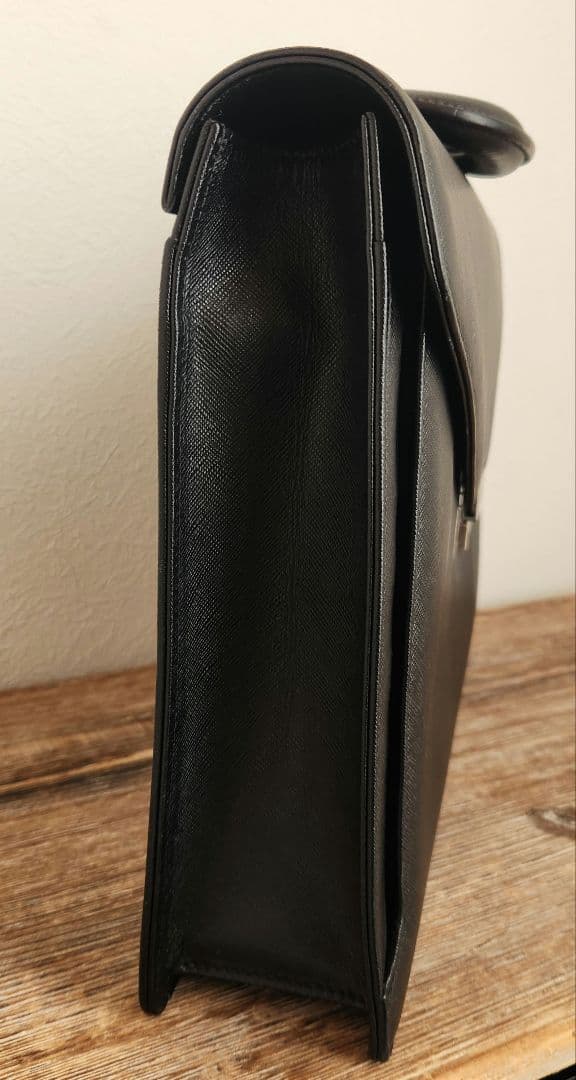 Burberry 高級ビジネスバッグ　ダレスバック　鍵付き　サフィアーノレザー