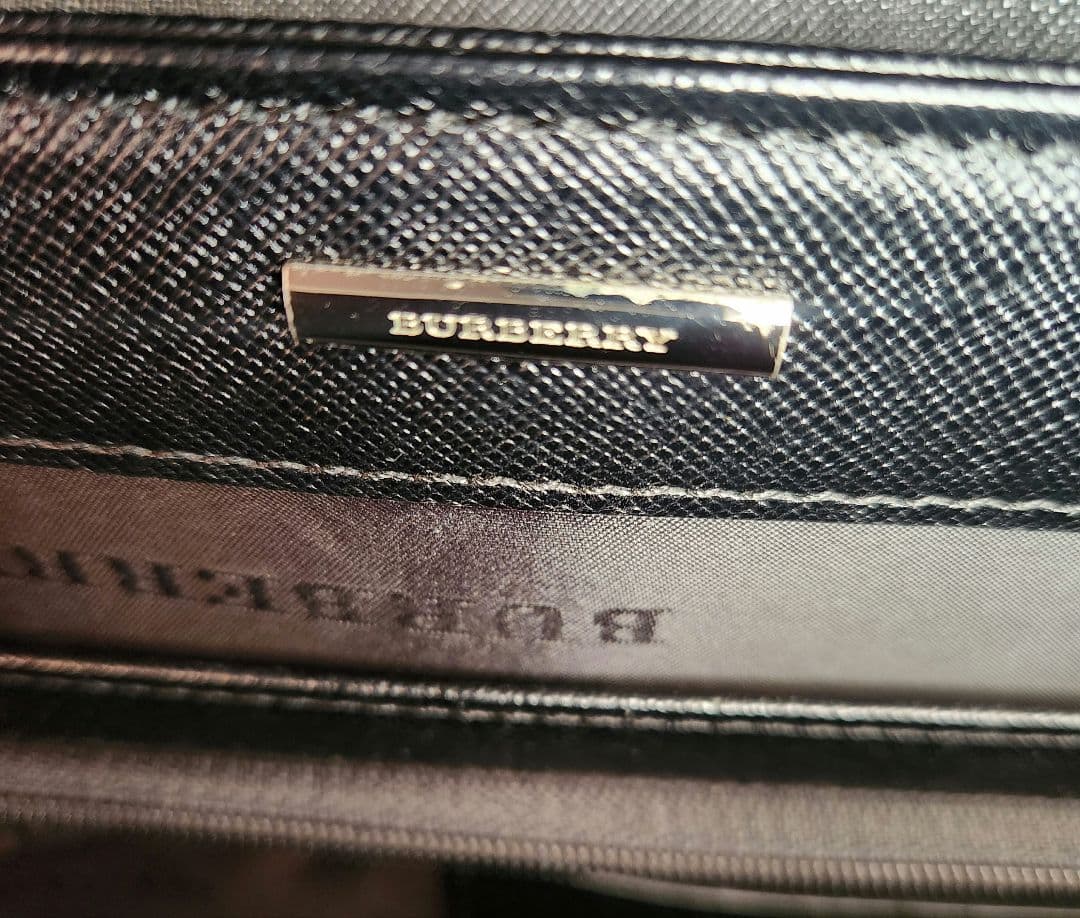 Burberry 高級ビジネスバッグ　ダレスバック　鍵付き　サフィアーノレザー
