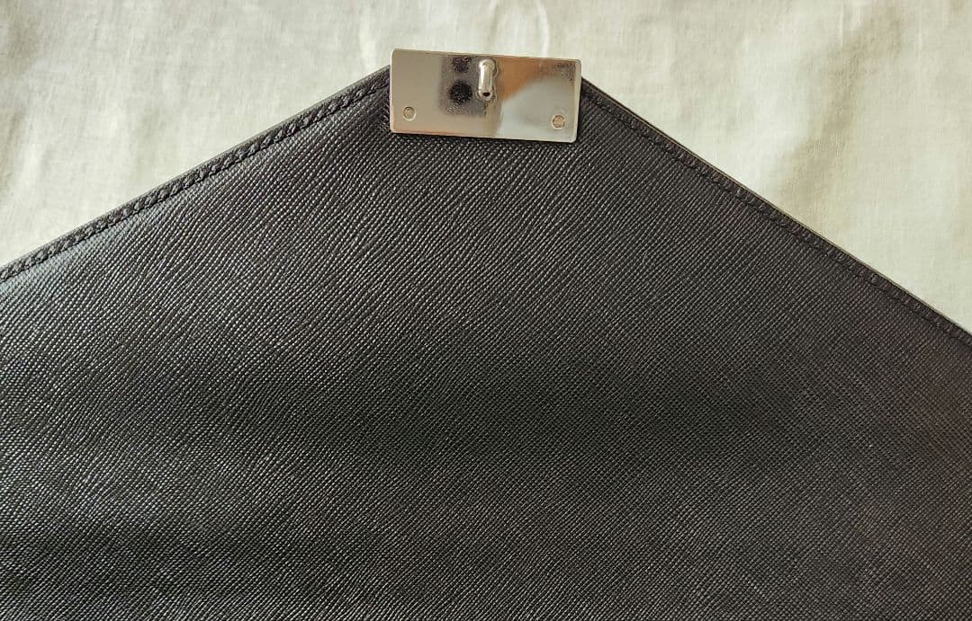 Burberry 高級ビジネスバッグ　ダレスバック　鍵付き　サフィアーノレザー