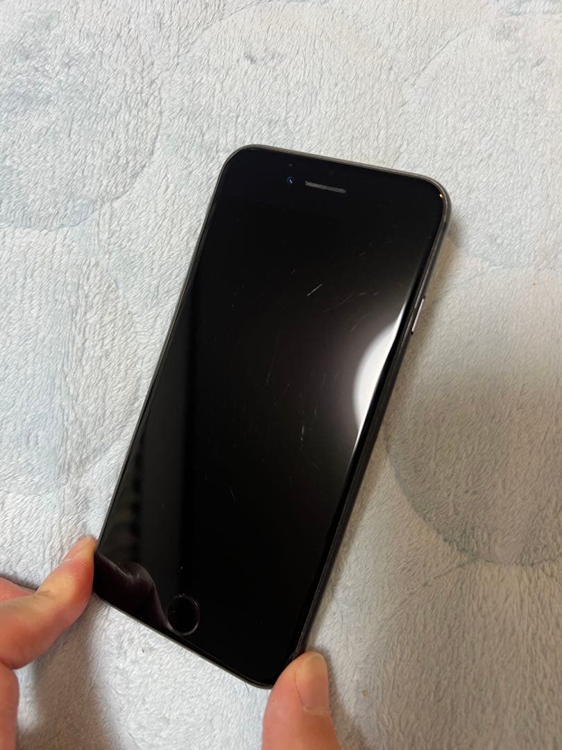 iPhone 8 スペースグレー 本体 バッテリー容量77%