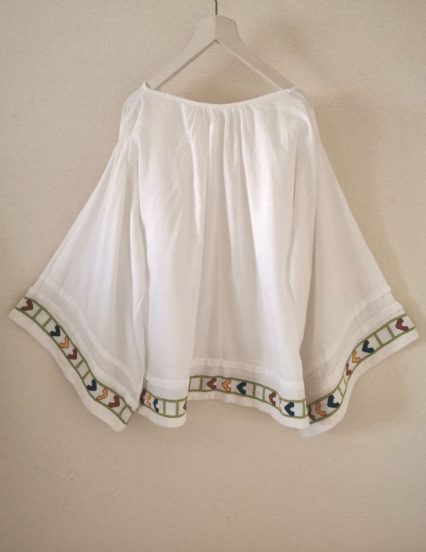 アンティークベルギー ニードルポイント色糸手刺繍 柔らかなファインリネンスモック