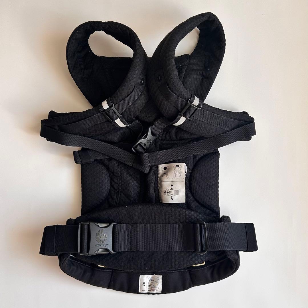 【美品】ergobaby OMNI breeze ブラック 収納ポーチ付き
