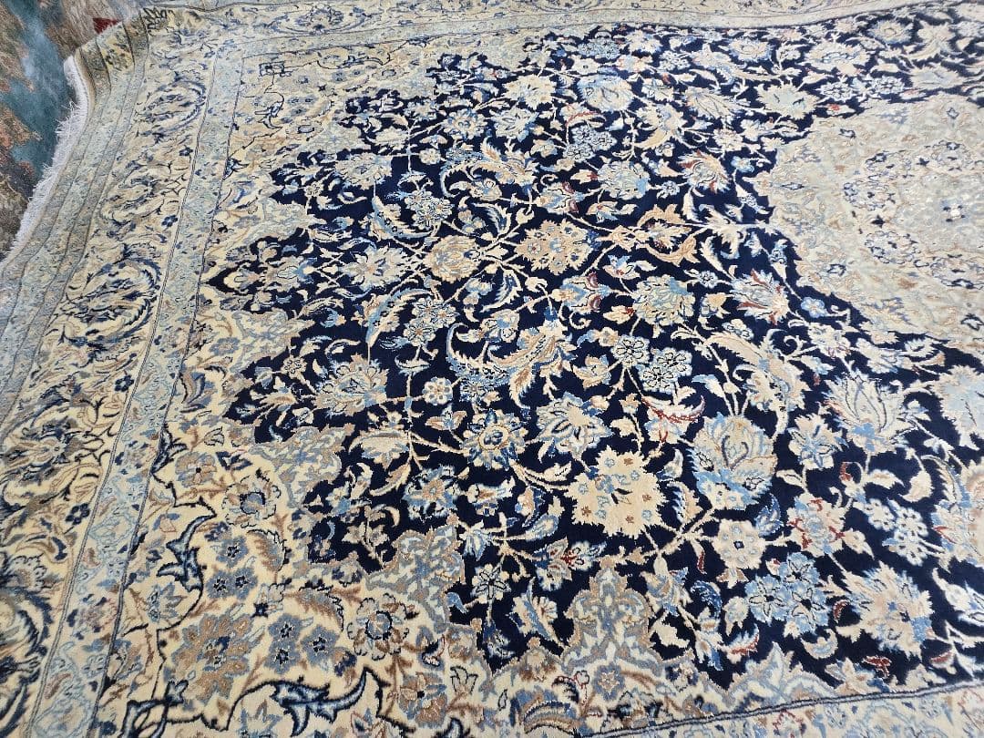 ペルシャ絨毯 ナイン産 素材シルクとウール手織り4LA サイズ305×190cm