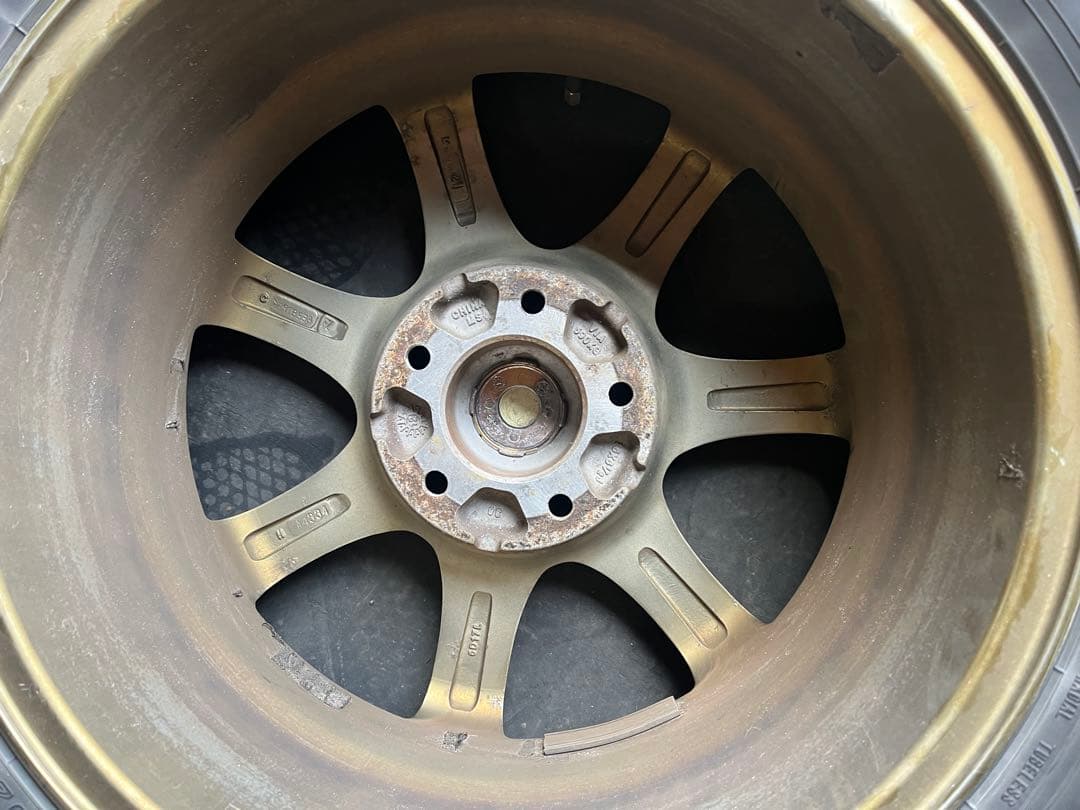 プリウスα スタッドレス205/60r16 ダンロップWM2 5穴　114.3