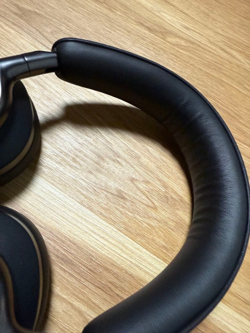 Bowers & Wilkins ワイヤレスヘッドホン px8
