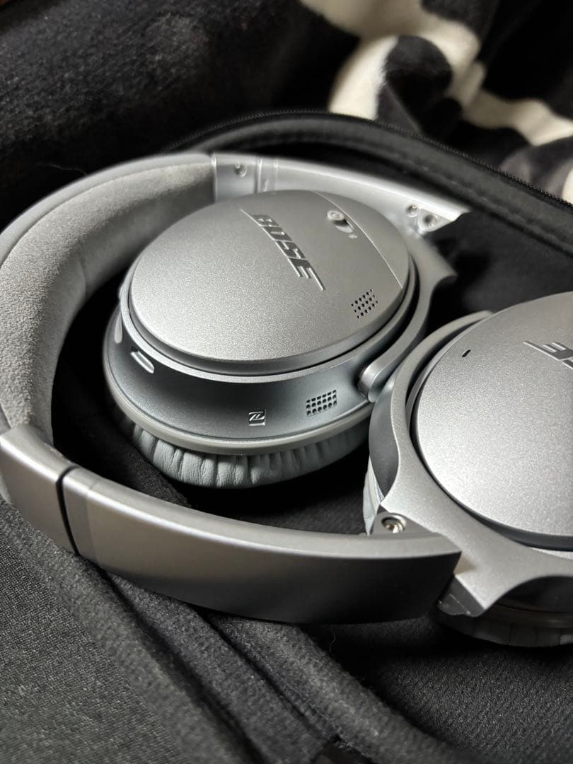 BOSE QuietComfort 35 Ⅱ シルバー！イヤーパッド交換済み！