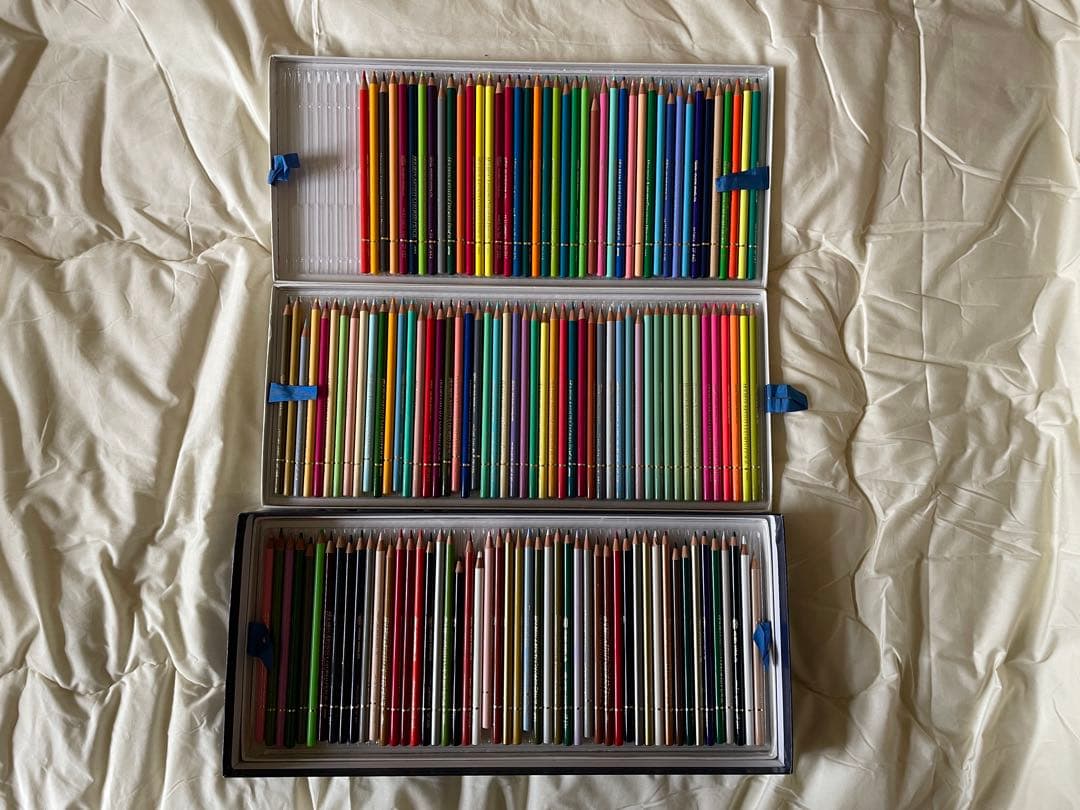 Holbein 150色 & Shuttle Art 172色 色鉛筆セット