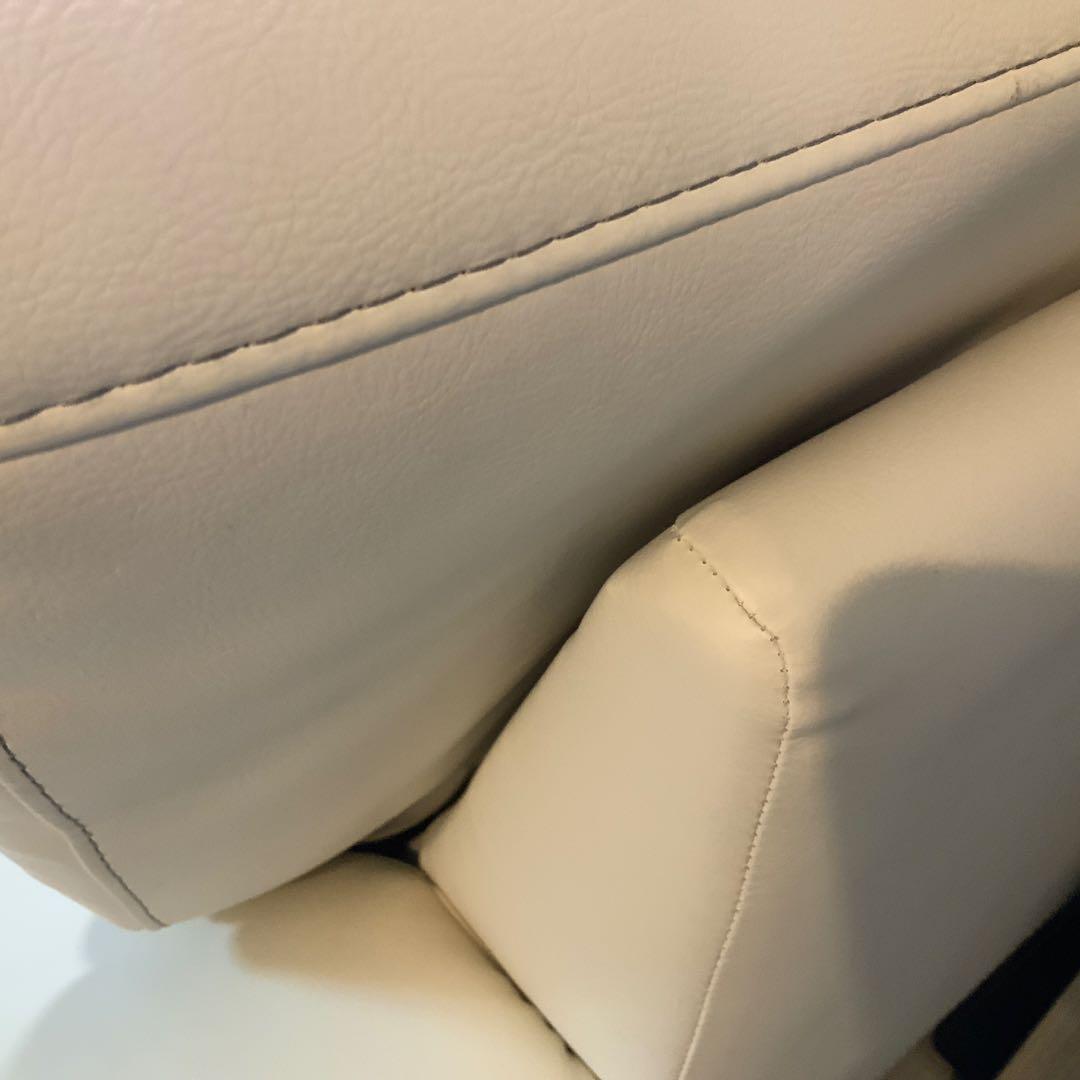 ３人掛けソファ　アイボリー　東京インテリア