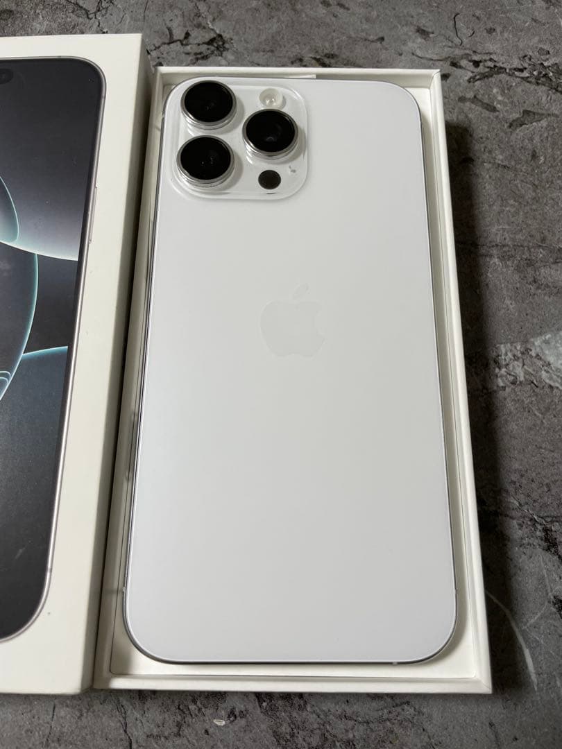 iPhone 16 Pro max 512GB ホワイトチタニウム SIMフリー