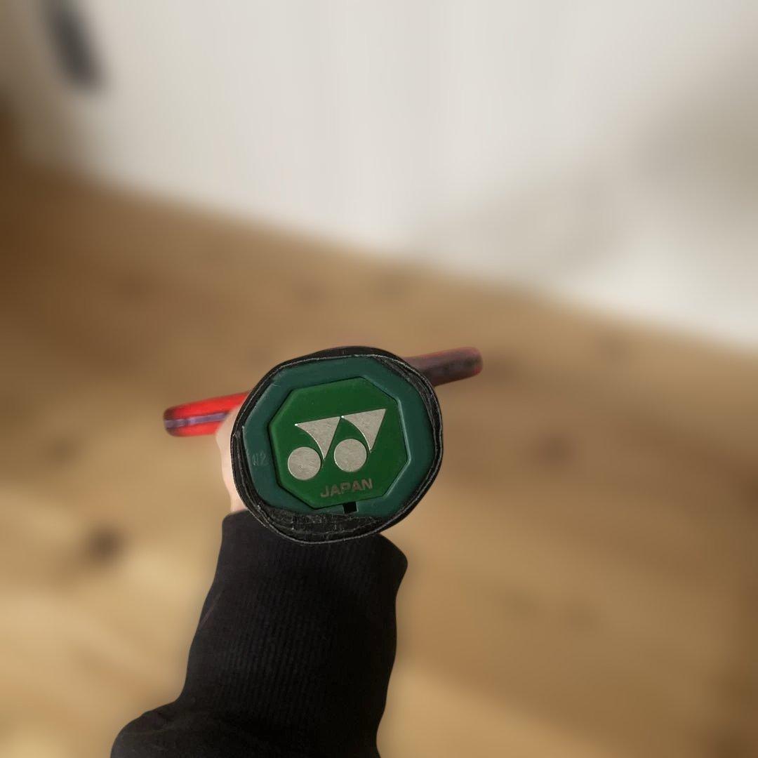 ヨネックス YONEX テニスラケット　硬式V CORE100 ブイコア　G２