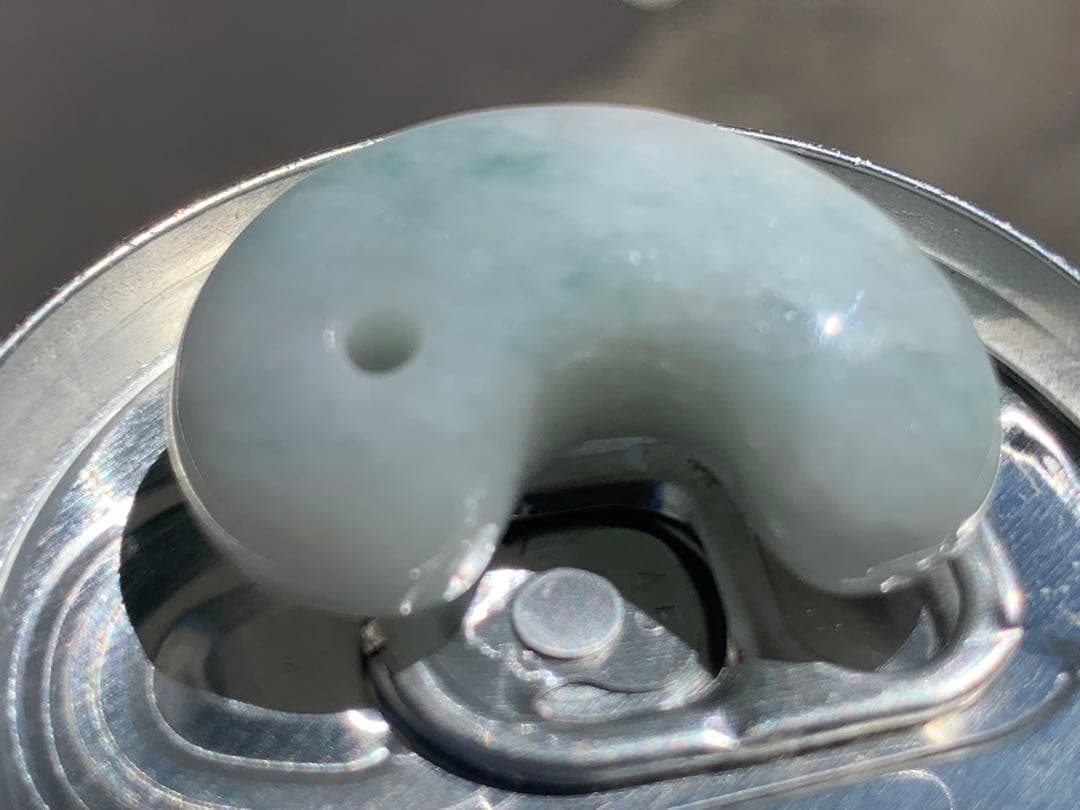 ⭐️本物をお身近に　吉祥開運の糸魚川翡翠勾玉　本物ジェダイト‼️　外部鑑別書付