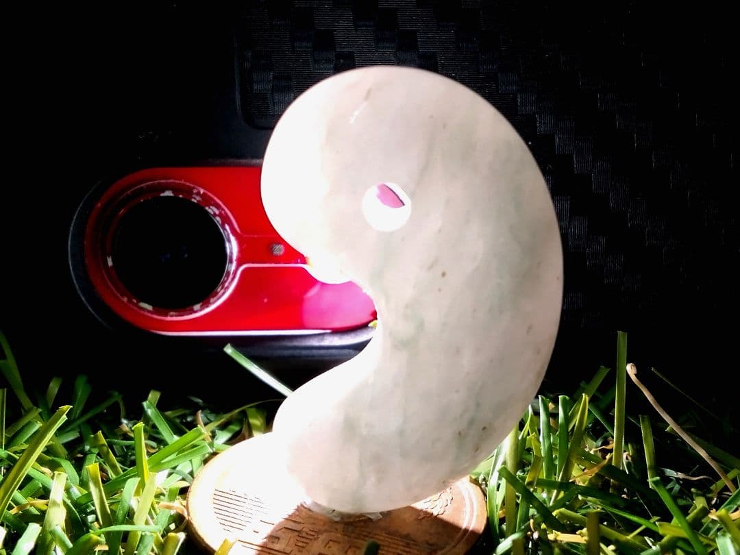 ⭐️本物をお身近に　吉祥開運の糸魚川翡翠勾玉　本物ジェダイト‼️　外部鑑別書付