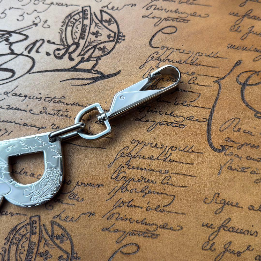 限定 定価11.3万円 ベルルッティ スクリット Bロゴ メタルキーホルダー