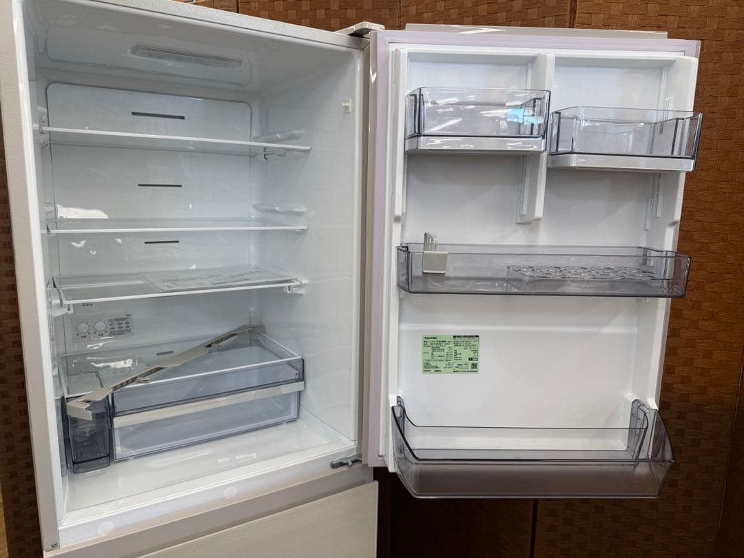 F052 超美品‼️ TOSHIBA ３ドア　冷蔵庫　2024年　356L