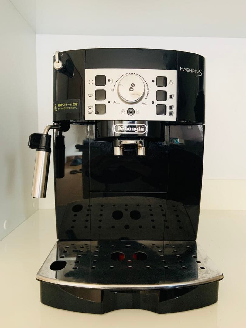 デロンギ　MAGNIFICA S エスプレッソマシン　ミルクフロッサー
