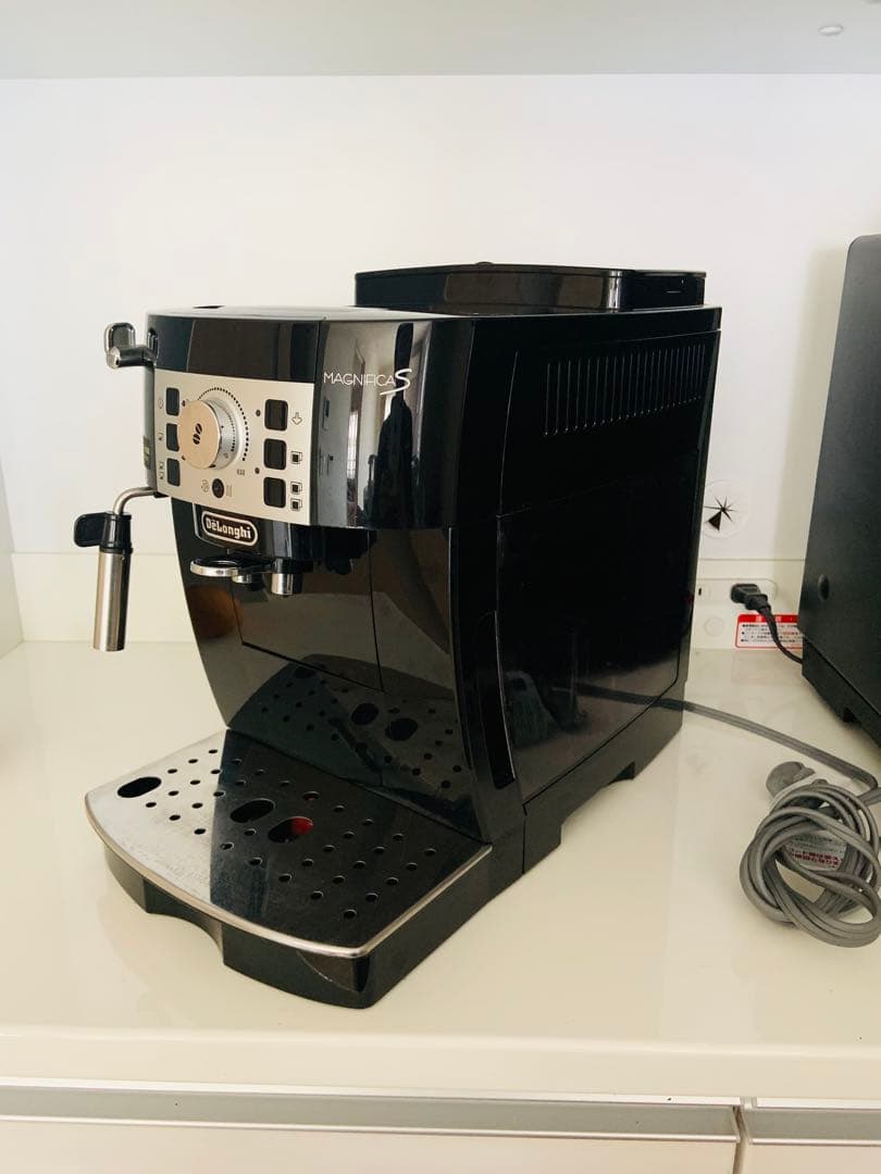 デロンギ　MAGNIFICA S エスプレッソマシン　ミルクフロッサー