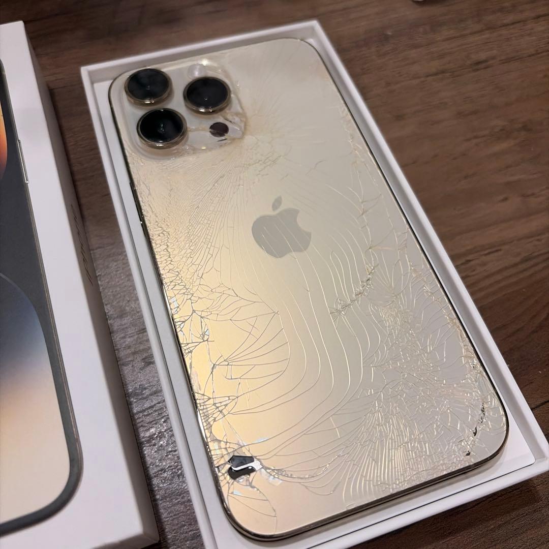 iPhone 14 Pro Max ゴールド 256GB 本体　ひび割れ