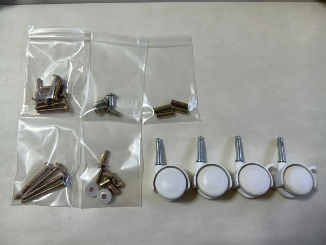 木製ベビーベッド キャスター付き