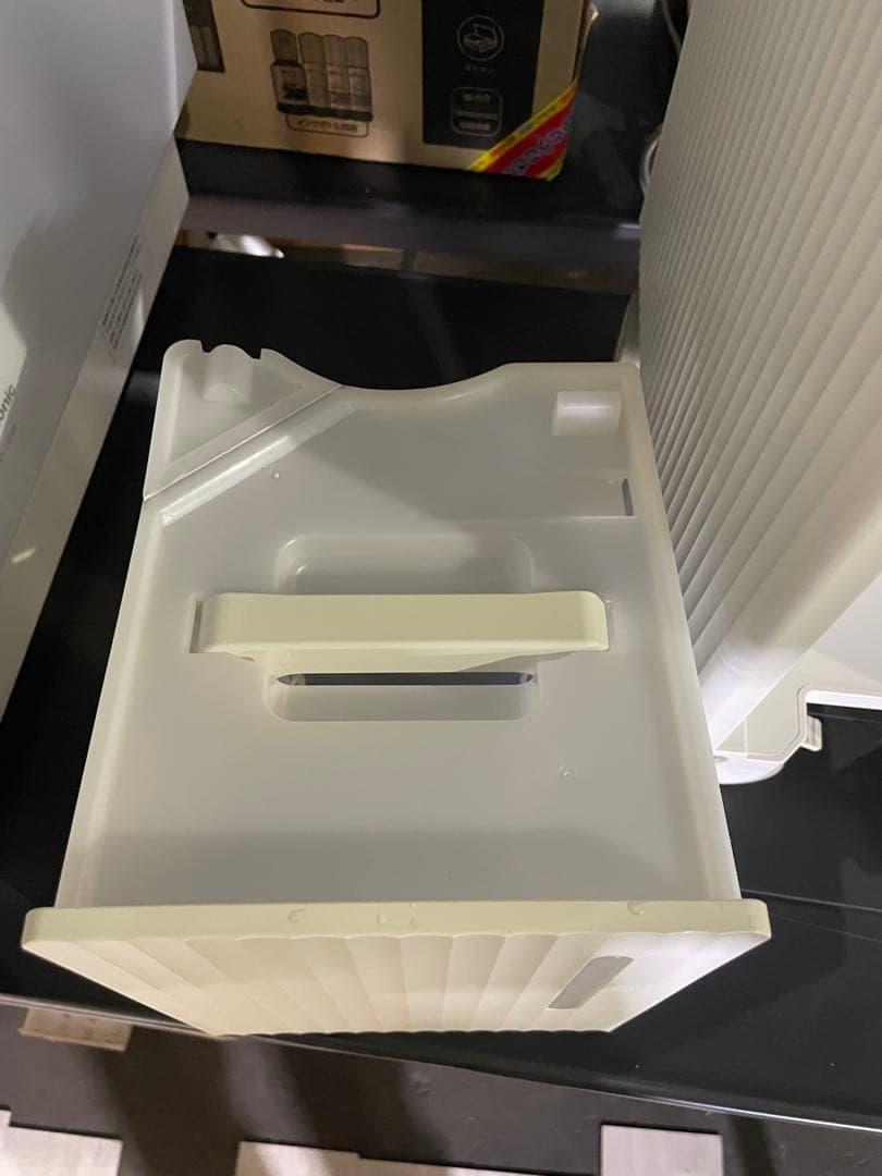 2020年製 cado 除湿機 DH-C7100