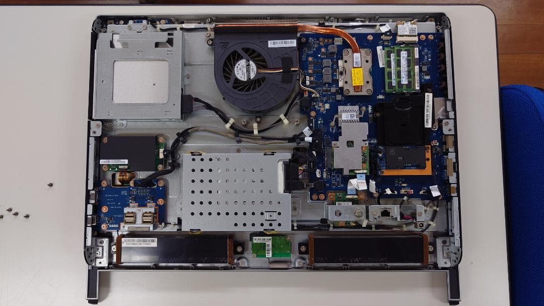 NEC PC-VN770FS6B　モニター一体型PC