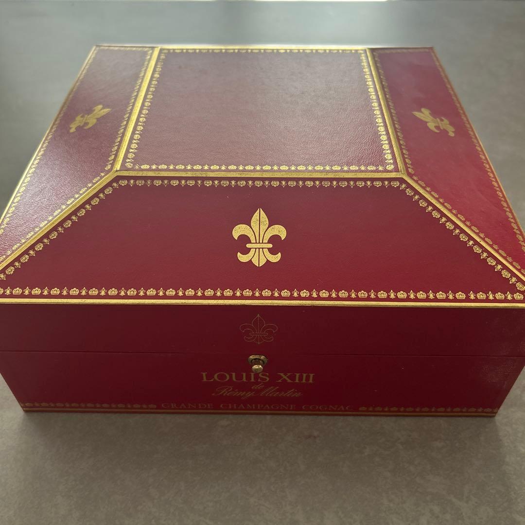 【未開封】 レミーマルタン ルイ13世 コニャック 金キャップ箱付き