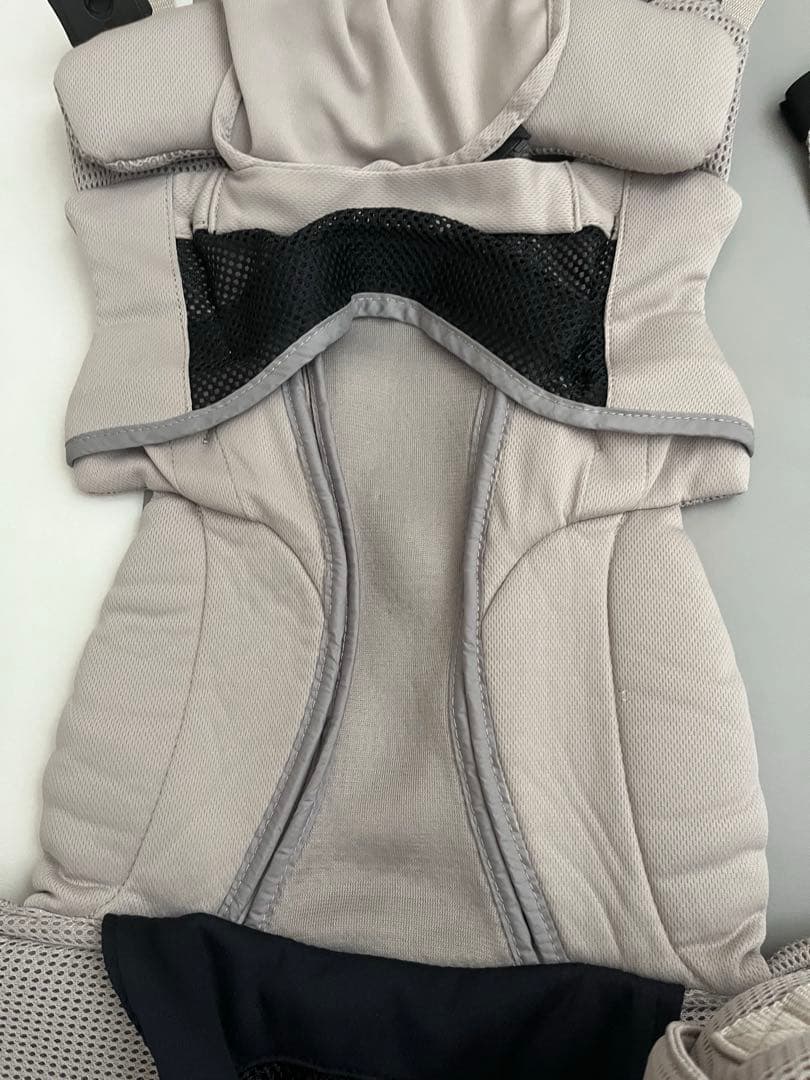 【みー】アップリカ　ラクリス ベージュ 抱っこ紐 アカチャンホンポ限定色