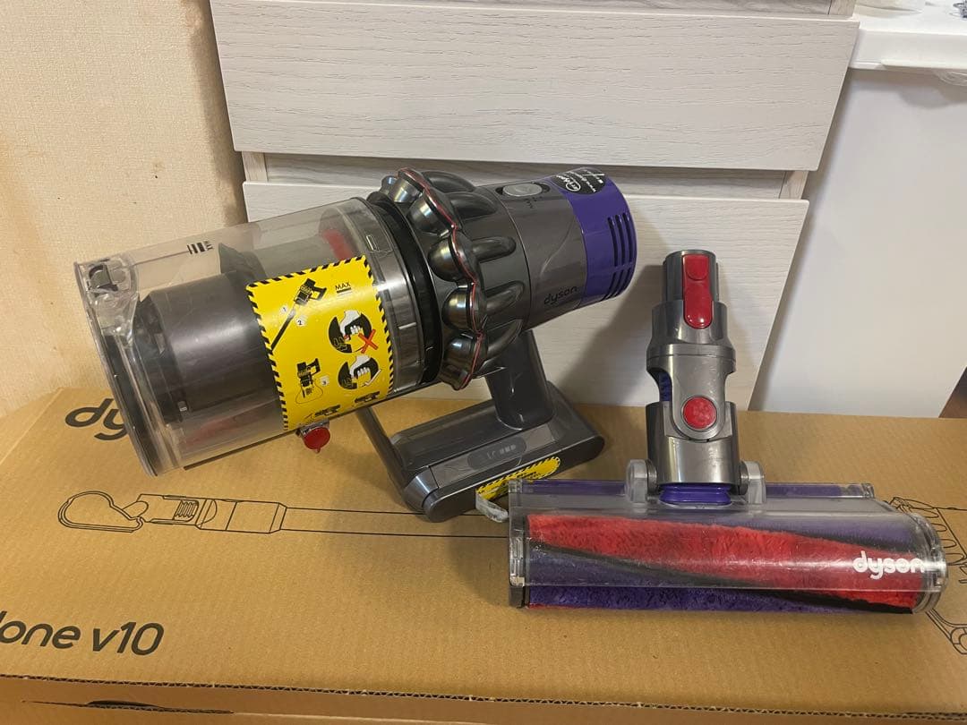 ダイソン V10 Fluffy SV12FFLF ジャンク　新品パーツも多数！