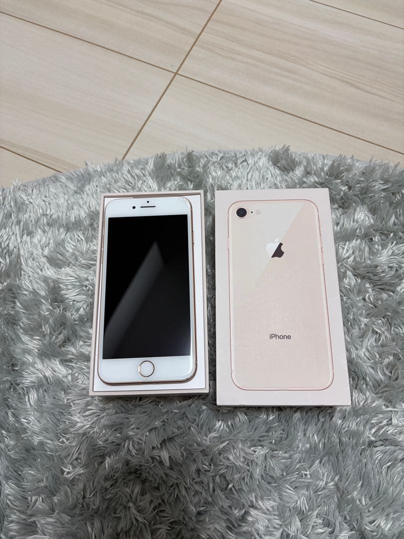 iPhone 8 64GB ゴールド　SIMフリー