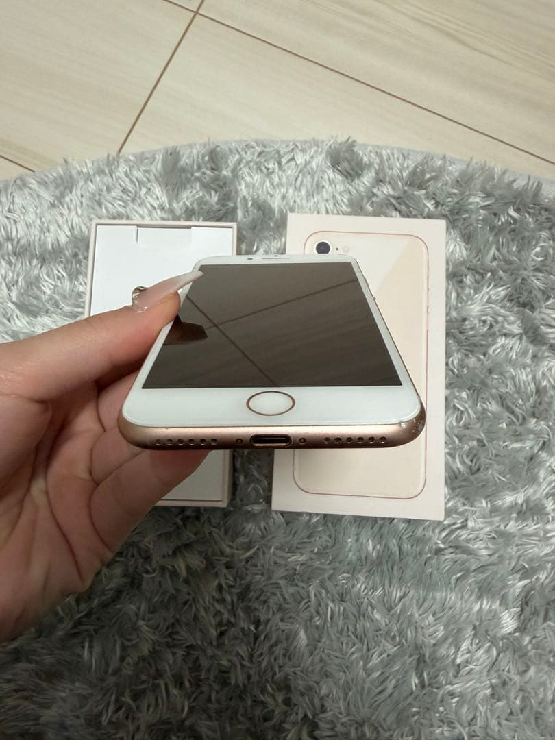 iPhone 8 64GB ゴールド　SIMフリー