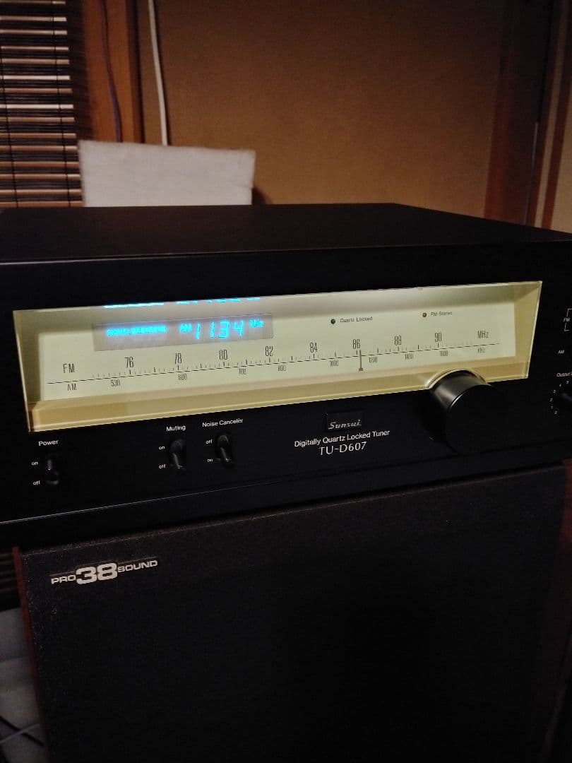(美品動作品)　チューナー SANSUI TU-D607