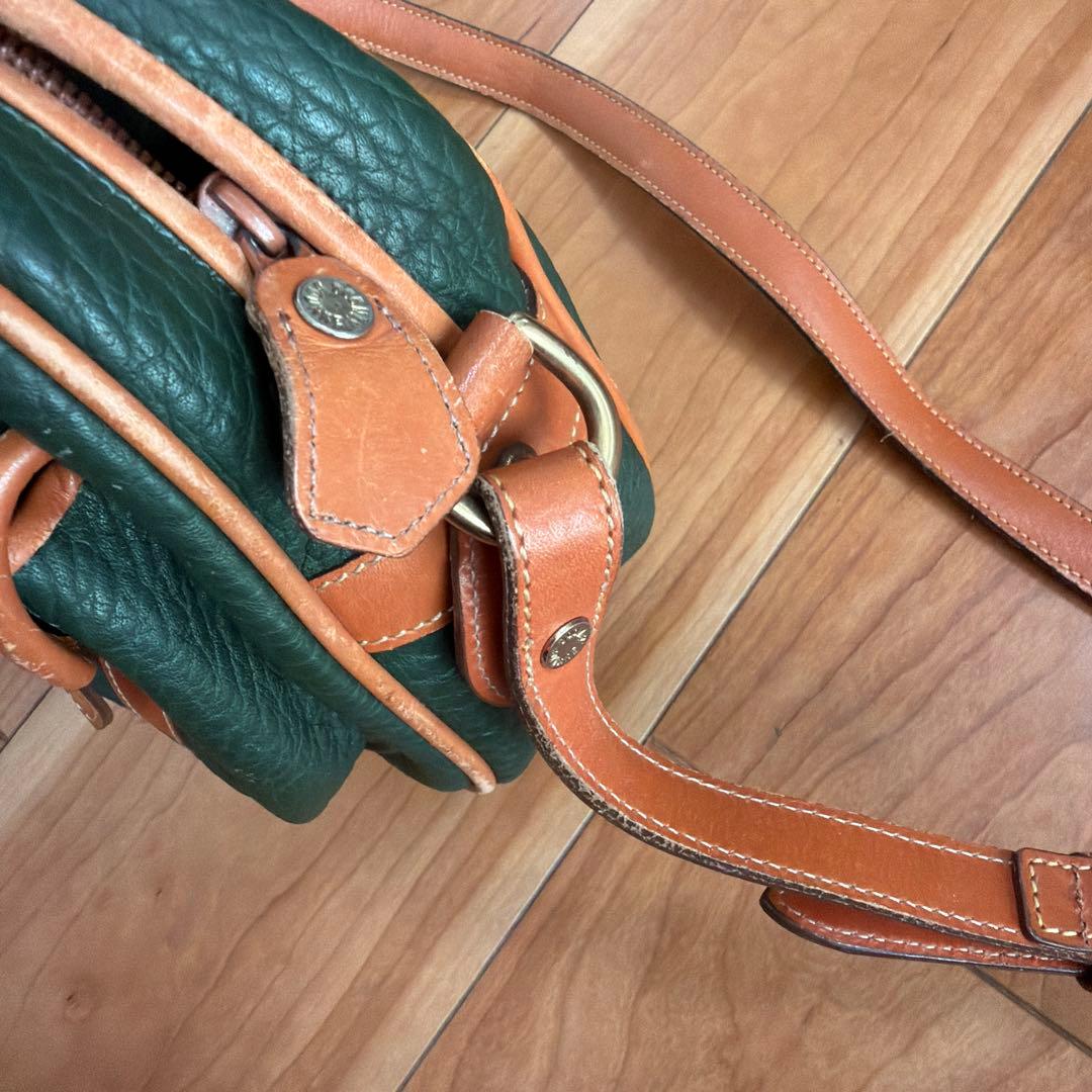 Dooney & Bourke グリーンショルダーバッグ