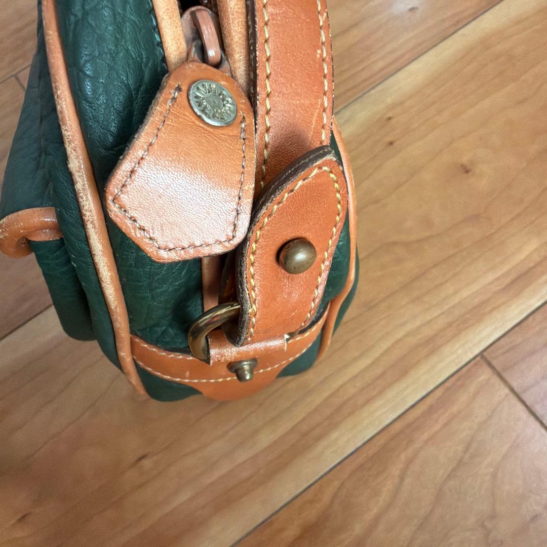 Dooney & Bourke グリーンショルダーバッグ