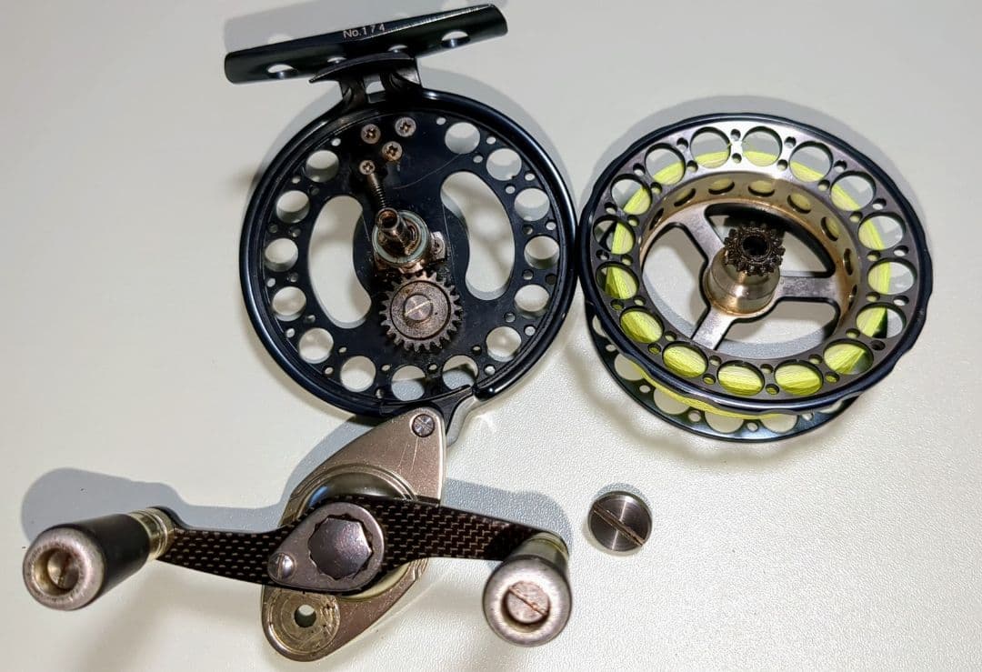 黒鯛工房落し込みリールZ75-BG HISPEED