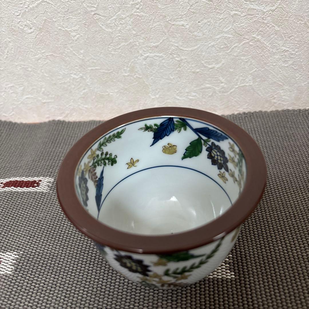 源右衛門　染錦更紗手花蝶文　器