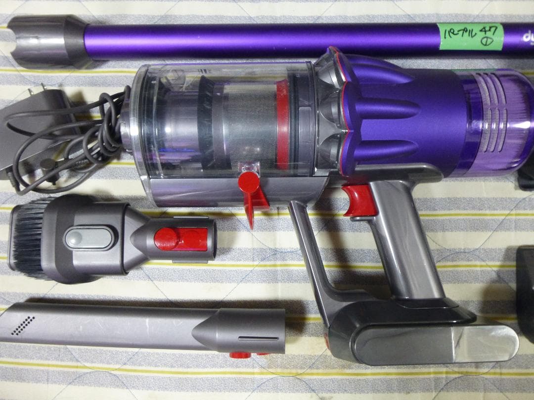 年始の大掃除に　ダイソンSV18　動作確認済み　目立つキズの無い良品　エコ47分