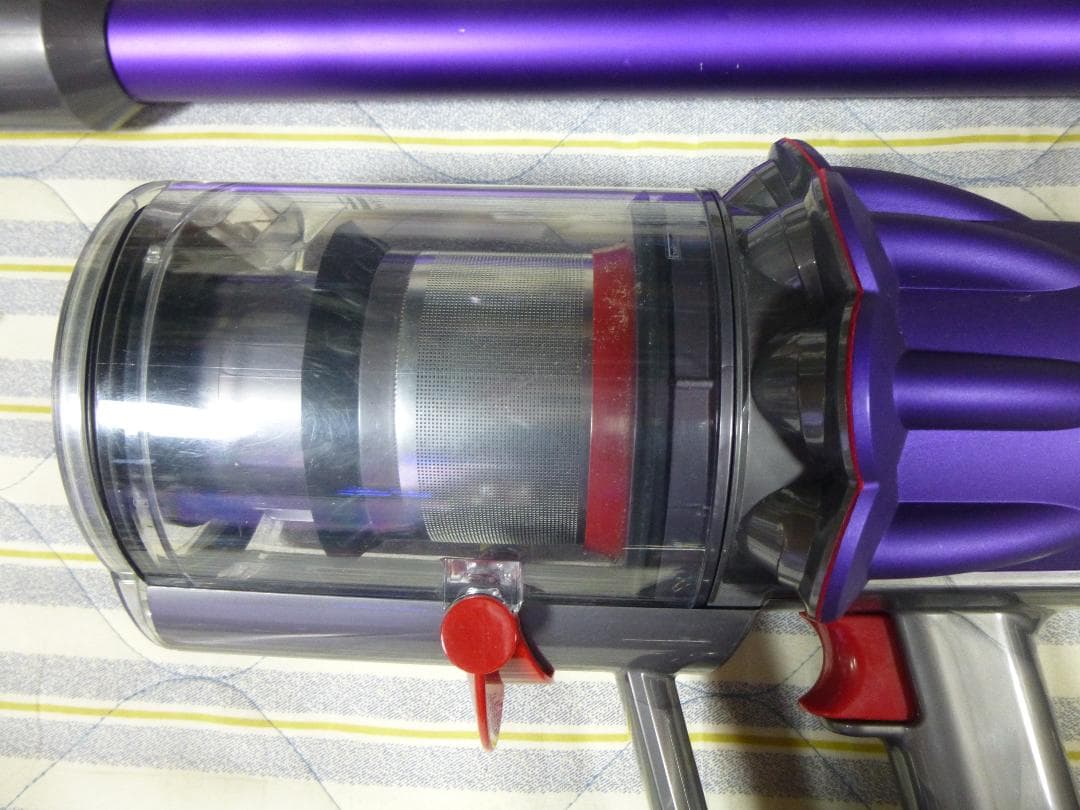 年始の大掃除に　ダイソンSV18　動作確認済み　目立つキズの無い良品　エコ47分