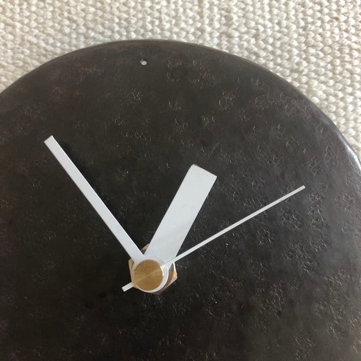 ハンドメイド　鍛金　真鍮　銅　黒　丸　円　ラウンド　金属　掛け時計
