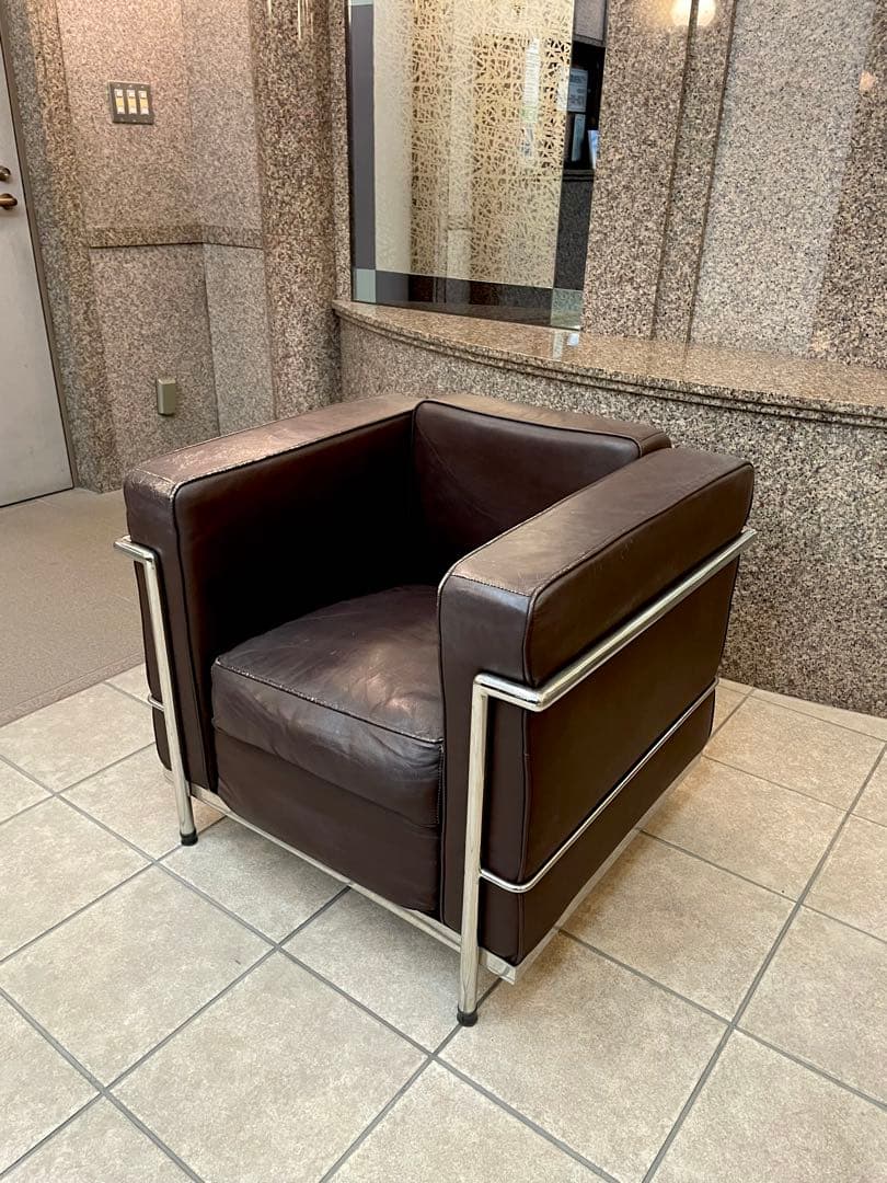 ル・コルビュジェ　LC2 ダークブラウン1P1人掛けル・コルビジェ　D