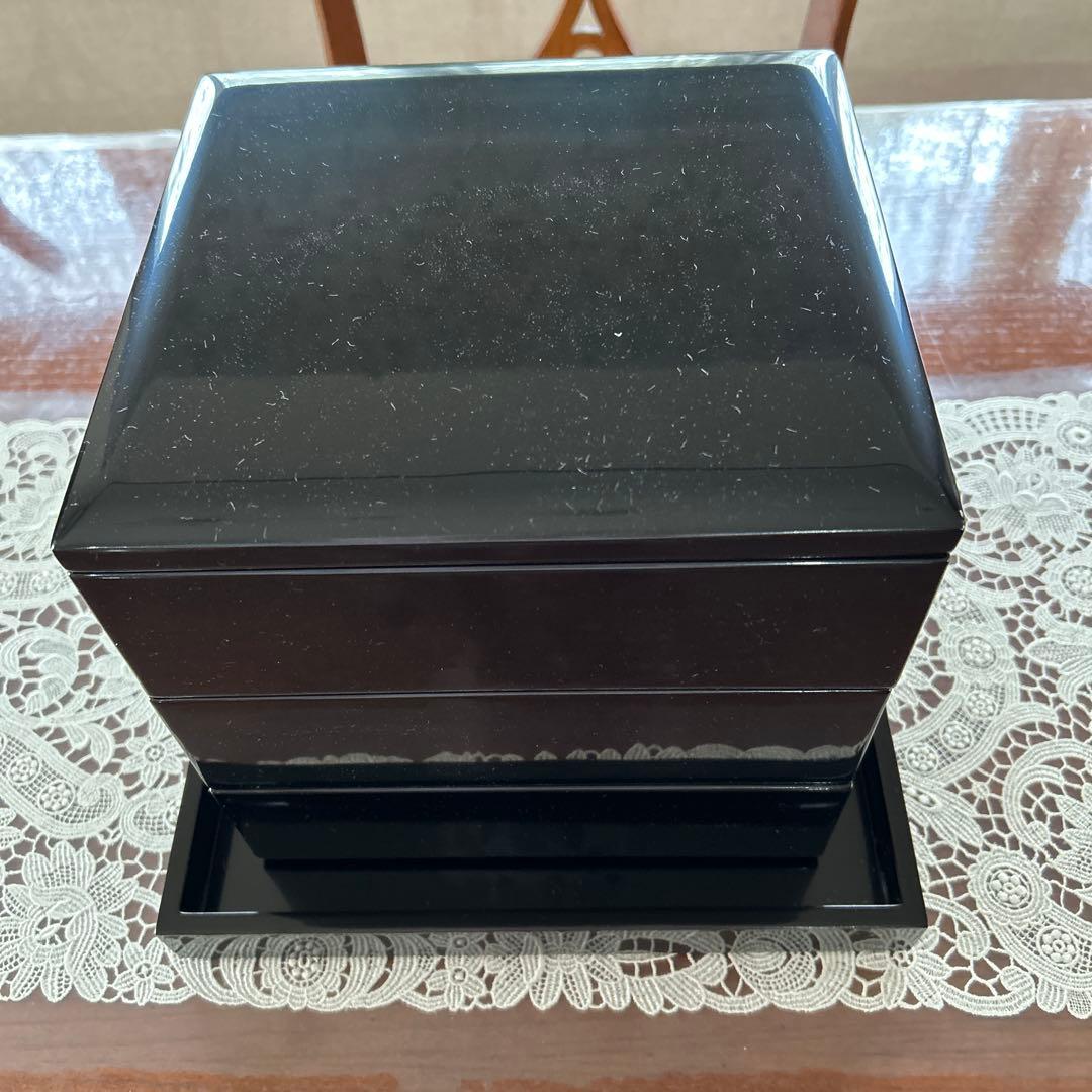 輪島塗り　漆器　黒赤重箱 四角形 ７寸　天然木　台付き