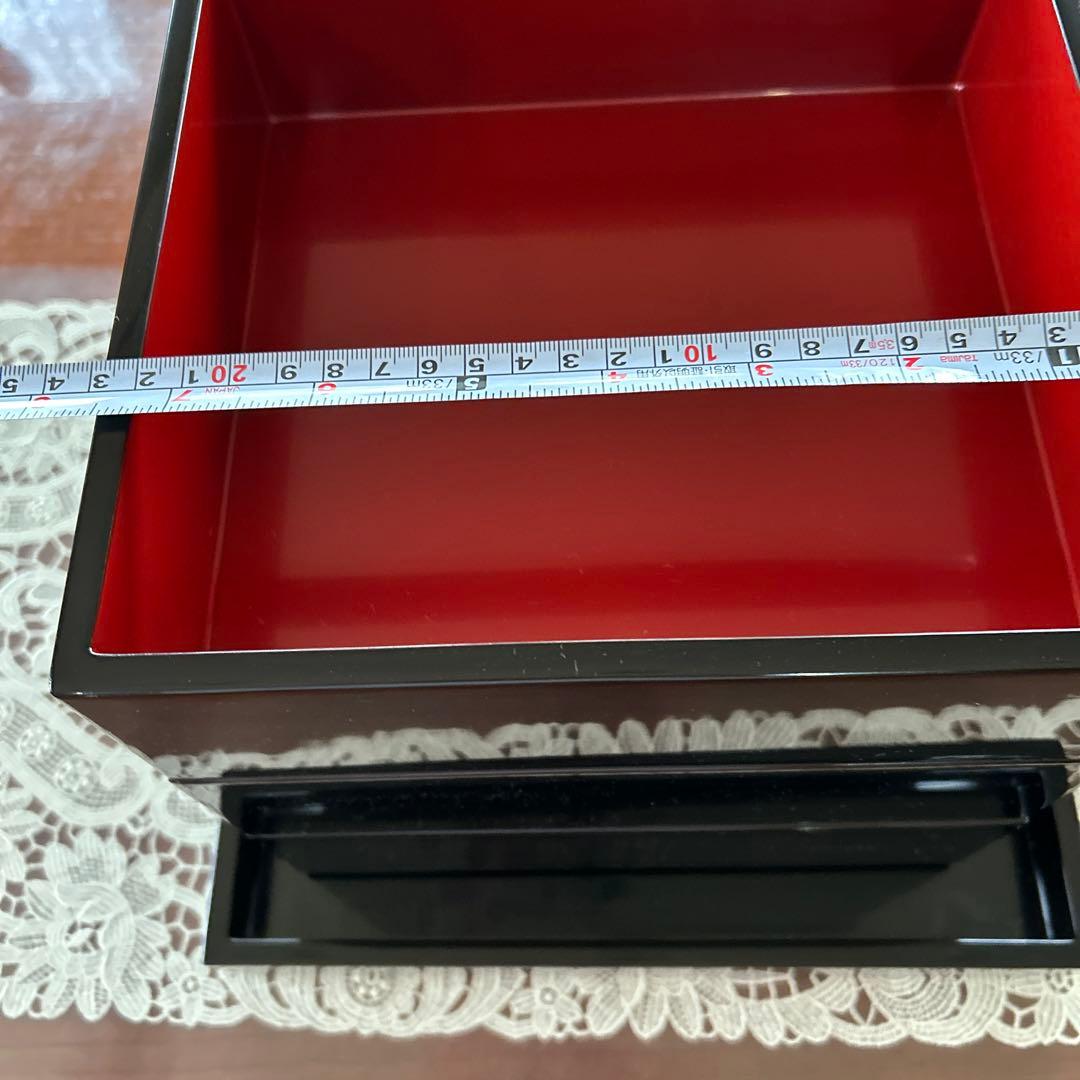 輪島塗り　漆器　黒赤重箱 四角形 ７寸　天然木　台付き
