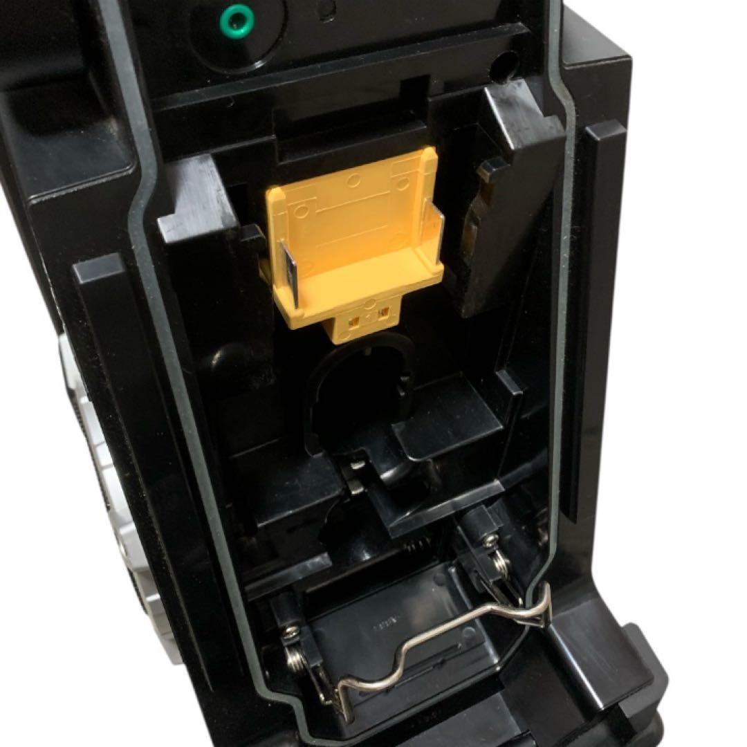 美品！makita充電式ラジオMR103B　動作良好バッテリー付き　現場ラジオ