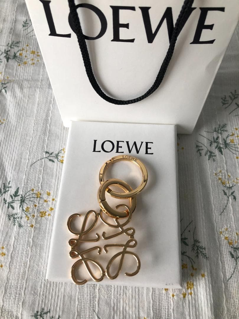 箱付き！　キーホルダー　チャーム　ゴールド