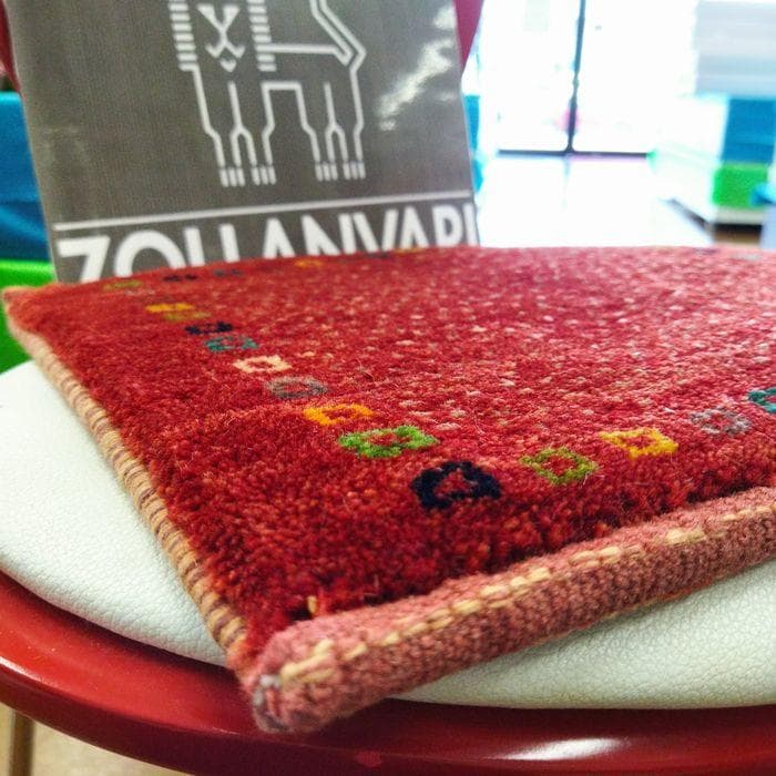 値下げ可能ミニギャベ●33×36㎝●手織●本物●新品未使用 遊牧民が紡ぐギャッベ