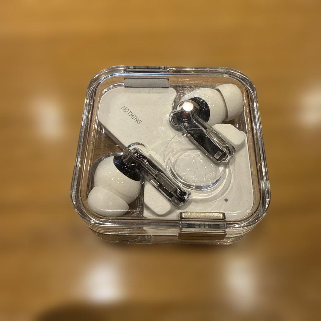 Nothing Ear ホワイトと Spigen のケースセット