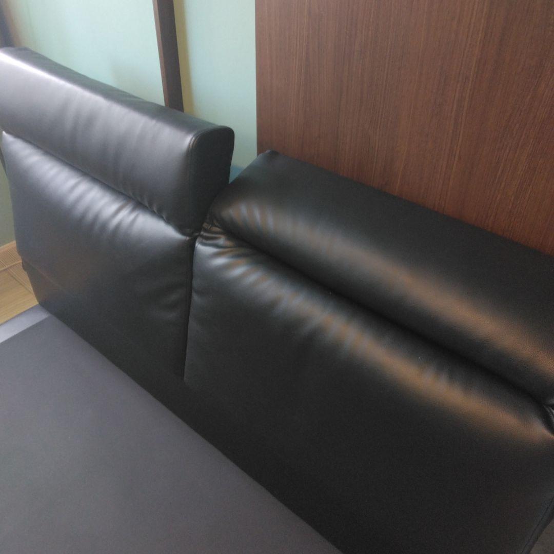 リクライニング機能付きモダンデザインローベッド/ブラック