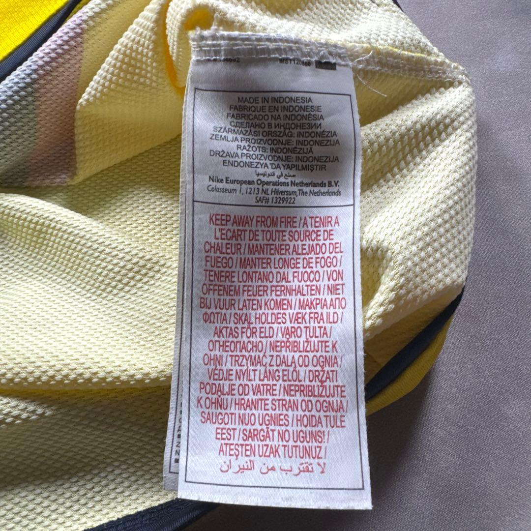 NIKEバルセロナ08アウェイ3冠期モデル　グラルディオラ　ティエリアンリR94