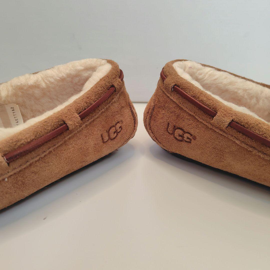 美品　UGG アグ　ウィメンズ　ダコタ　モカシン　23cm
