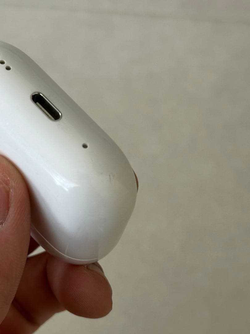 AirPods pro2本体 と左耳　白色