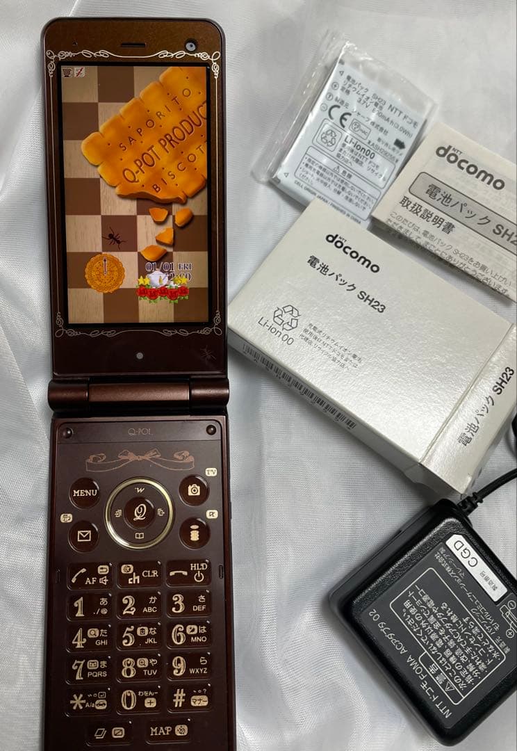ドコモ　携帯電話　Q-POT SH04C ビスケット　ガラケー 新品電池パック付